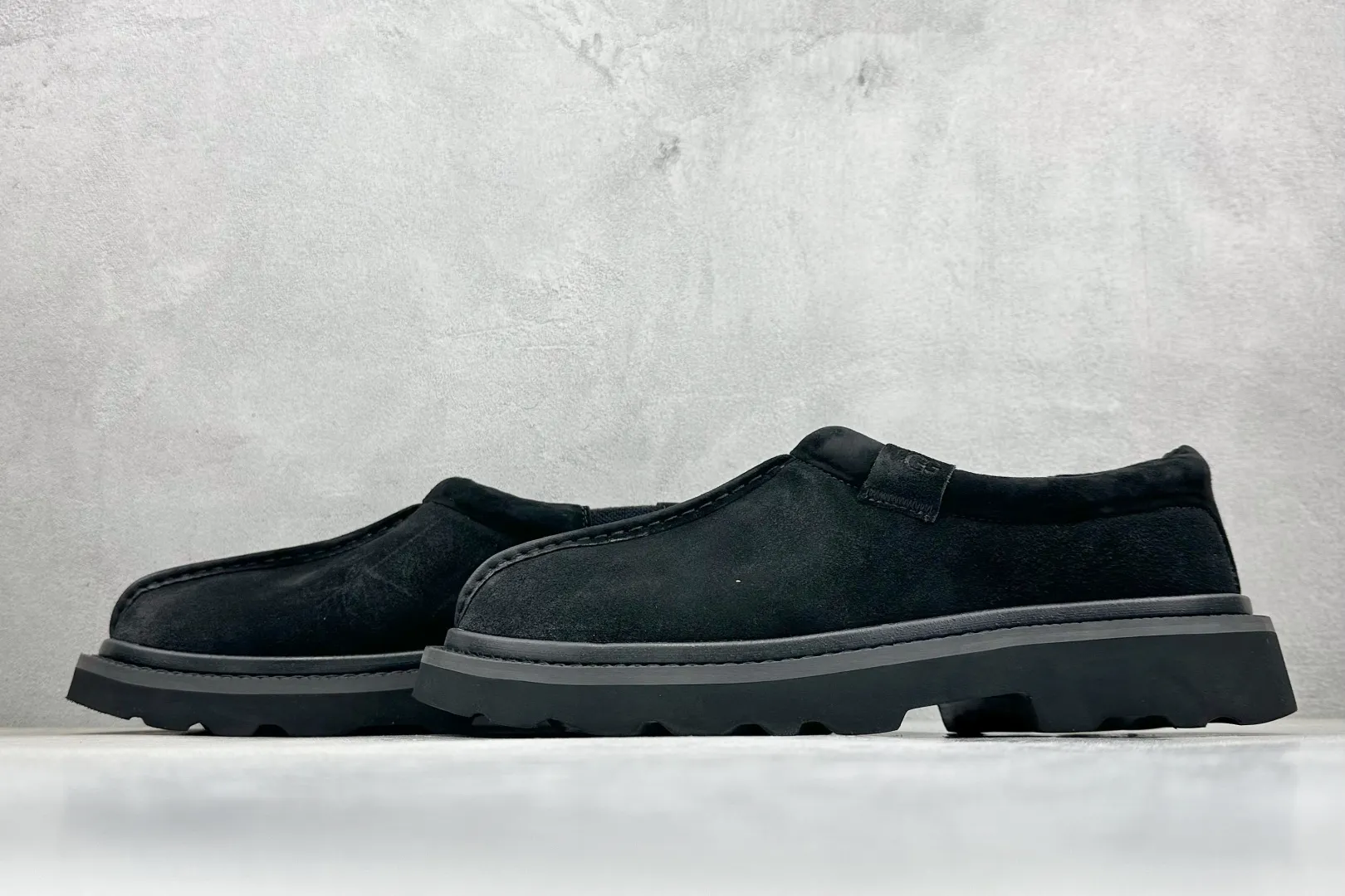 🐲💰 480 supports store UGG2025 spring new Hybird Tasman series men's shoes# The upper is made of cow split layer, the inner breathable mesh, the ugg traditional Eva light wing outsole, the coexistence of class and comfort, slip-on design, easy to put on and take off, paired with wide-leg workwear, American retro Barn style, easy to style, the style is not defined, and the matching does not have to be limited!   Item No.: 1166913 Size: 40-44